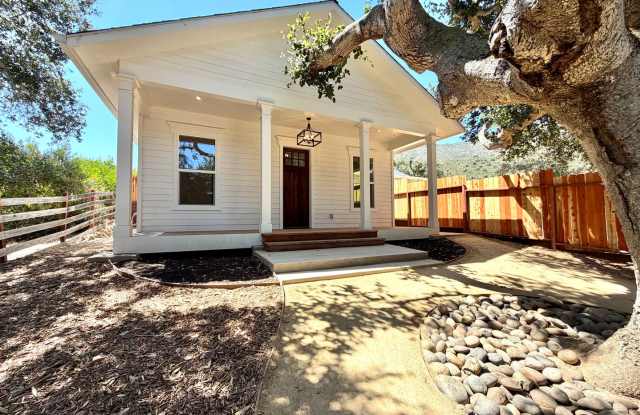 Lease PENDING ! New Modern Farmhouse Cottage Coming Soon! photos photos