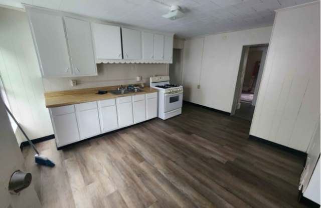 1914 Cherry Street - 2nd Fl Front - 1914 Cherry Street, Erie, PA 16502