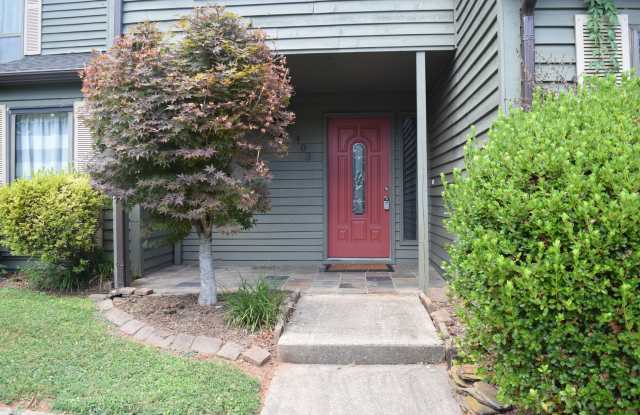 Renovated 3 bedroom Townhouse Gallery 3