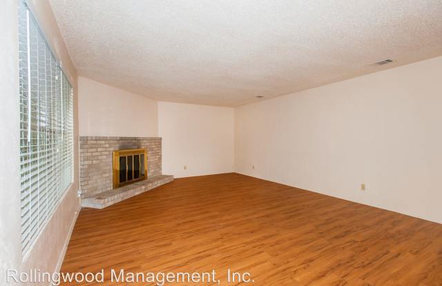 2407 Burly Oak Drive Gallery 4