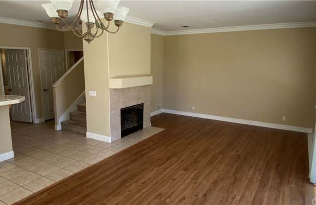 448 N Londonderry Lane Gallery 3