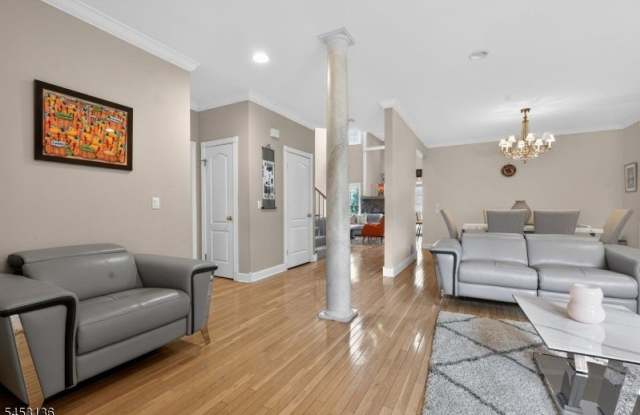 70 Winged Foot Dr Gallery 3