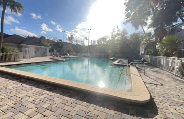 Newly Renovated 2 BED/2.5 BATH Condo in Longwood! Gallery 3