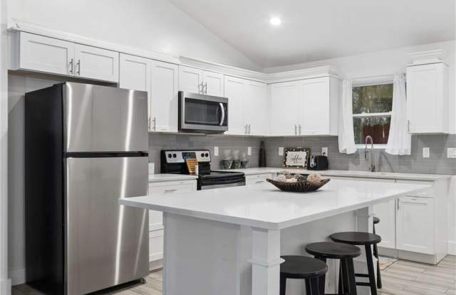 1298 Gideons Drive SW photos photos