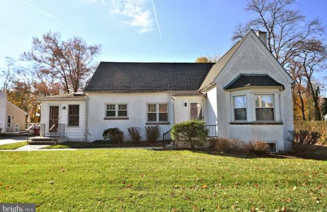 14 OAKDALE AVENUE - 14 Oakdale Avenue, Trooper, PA 19403