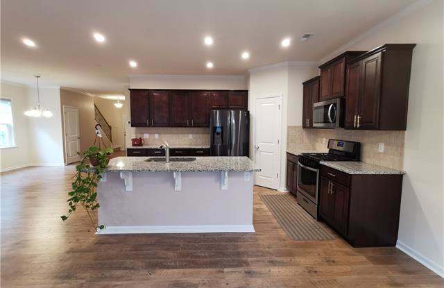 7107 Thornrose Drive Gallery 3