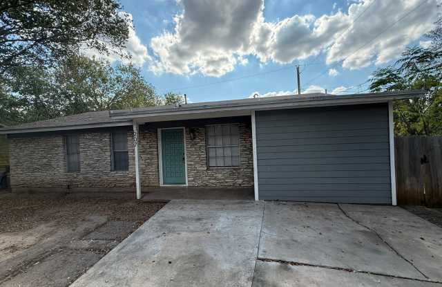 207 Schirra Pl 78753 | 3 Beds 2 Baths 1 Car garage $2195 Gallery 4