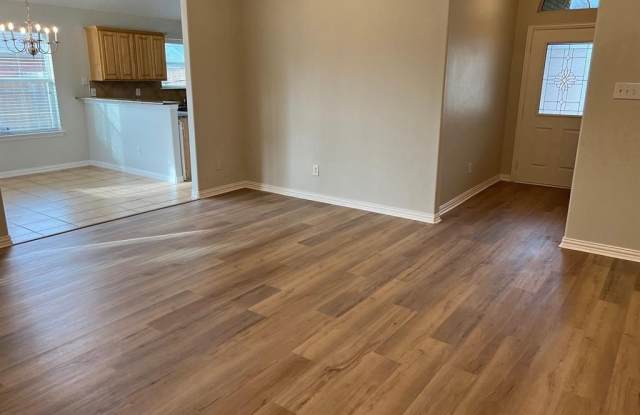 207 Glenwood Drive Gallery 4