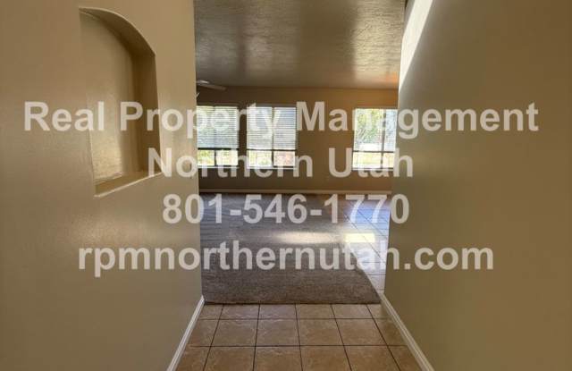 4 Bedroom Home in Clinton! Gallery 3
