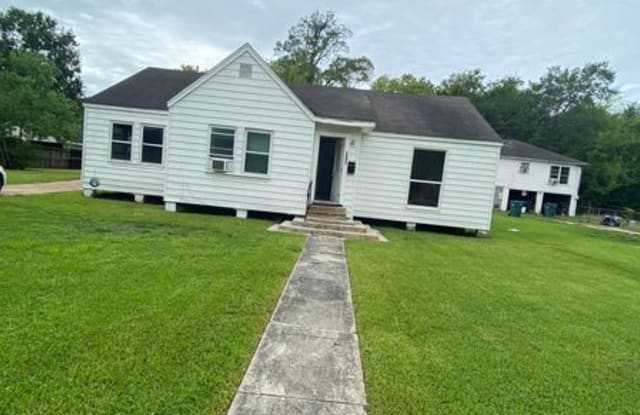 4255 Woodlawn Street - 4255 Woodlawn Street, Beaumont, TX 77703