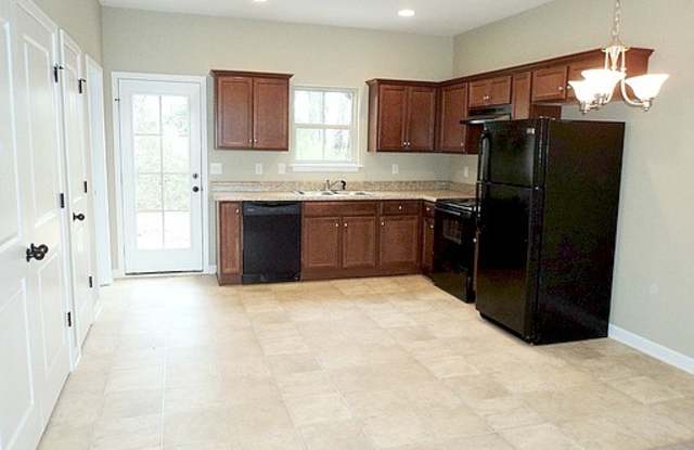 Spacious 3 Bedroom/2.5 Bath with Loft area for Rent! Available to View with 48 Hour Notice!!! Gallery 4