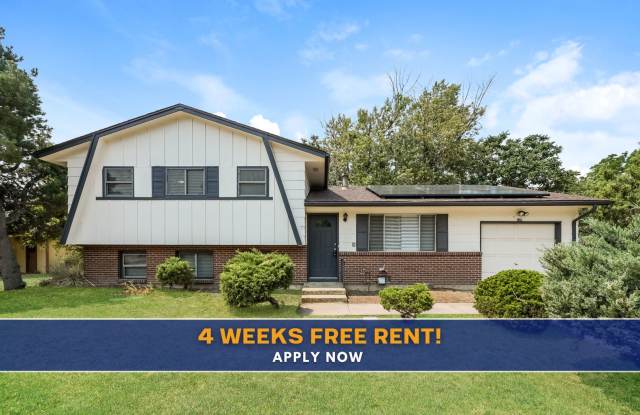 4 WEEKS FREE RENT & FREE 55" TV IF MOVED IN BY 9/15! Charming 4bd/2ba Aurora House in Great Location! Gallery 1