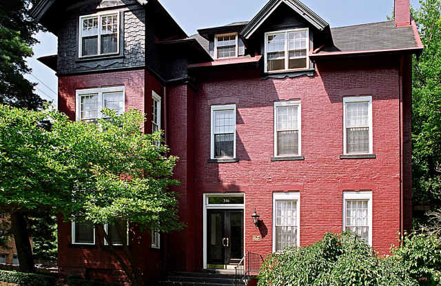 516 S Highland Ave photos photos