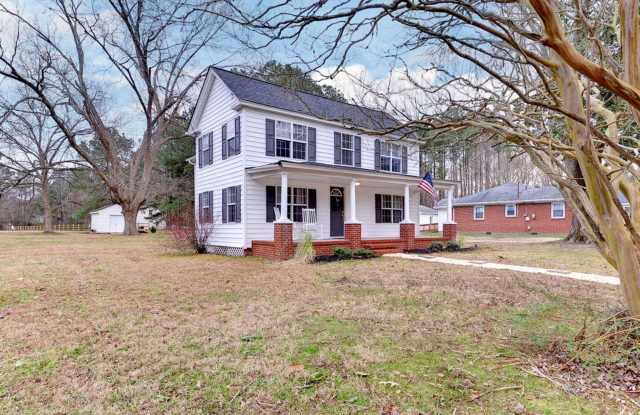 Renovated historic farmhouse in Yorktown Gallery 3