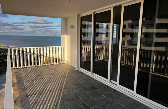 200 Ocean Lane Dr Gallery 3