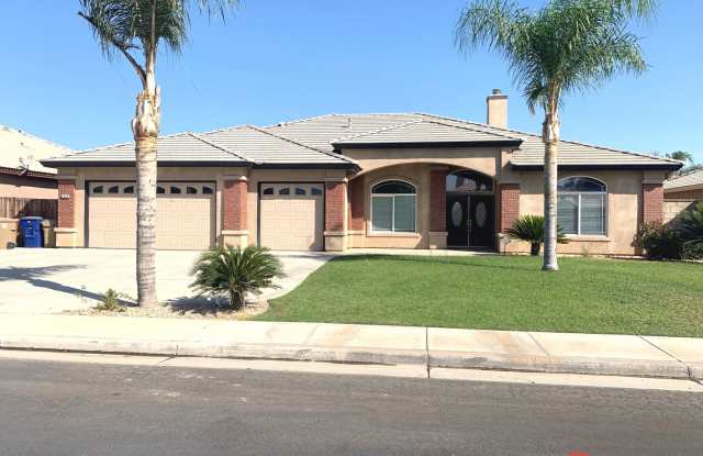 Stunning 4BD/3BA Home in Bakersfield's Desirable 93313 — Fully Loaded, Landscaping Included! Gallery 1