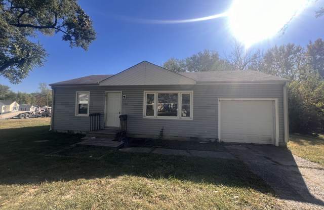 409 10th Ter - 409 10th Street Terrace, Warrensburg, MO 64093