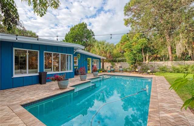 5239 WINDING WAY Gallery 4