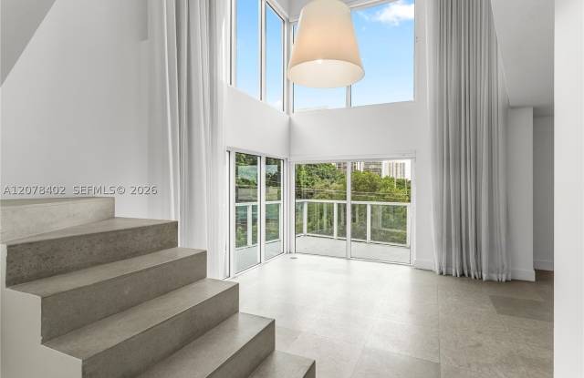 1650 Brickell Ave Gallery 4