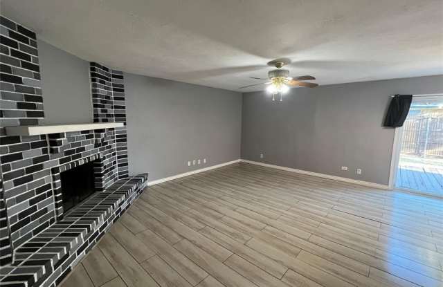 811 Rolling Ridge Drive Gallery 2