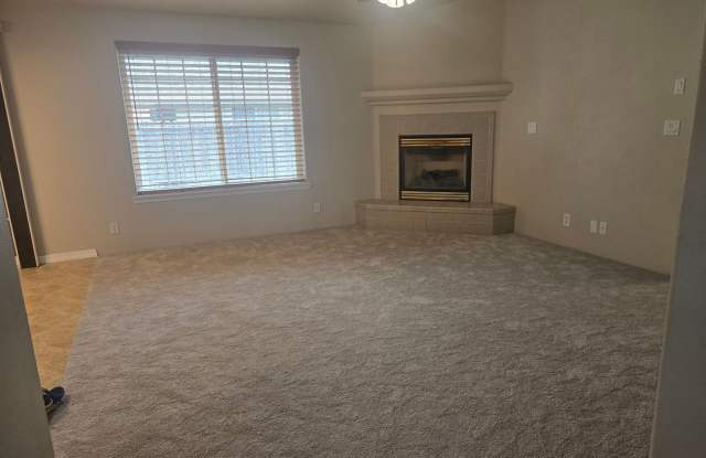 3 bed 2 bath  Home for Rent in Grants Pass Gallery 3