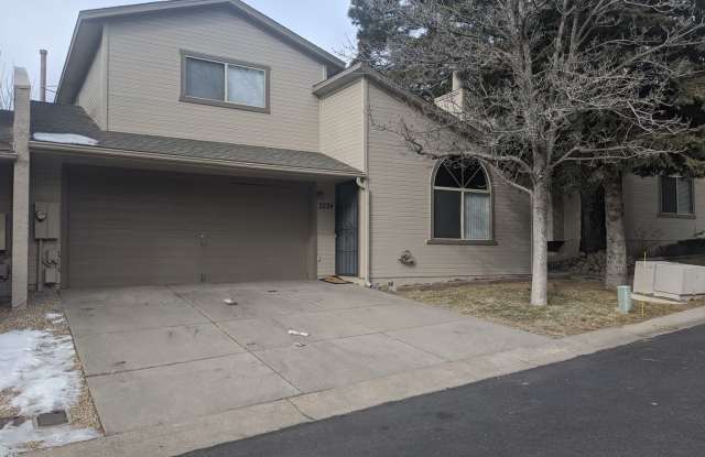 Move In Special: $200 Off First Month's Rent. No College Students. - 3224 Kyle Loop, Flagstaff, AZ 86004