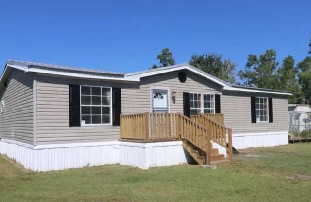 3 Bed/2 Bath Mobile Home Gallery 1