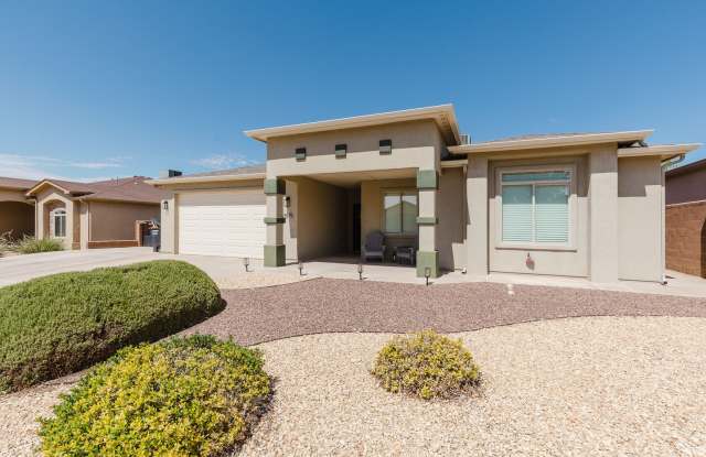 Meticulously kept 4 bedroom home with RV Parking/Hook ups photos photos