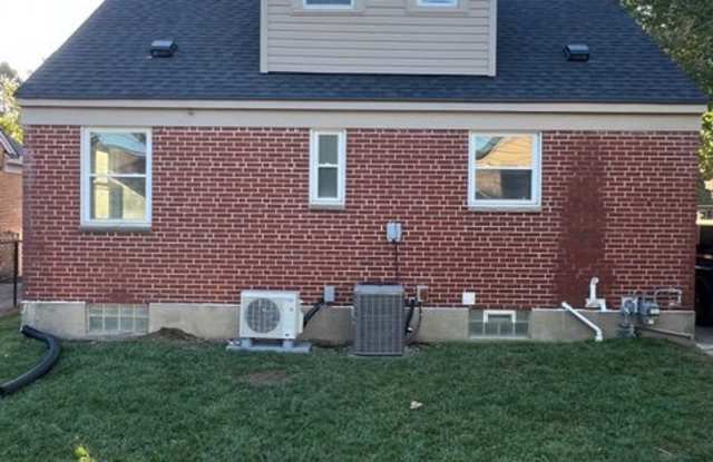 1020 Warwick Place Gallery 3
