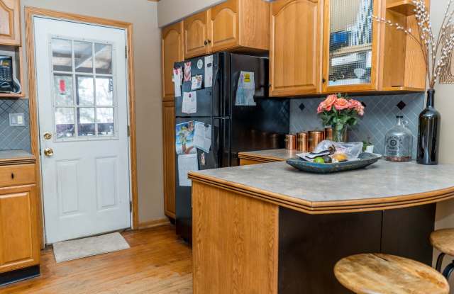 Centrally located bungalow! photos photos