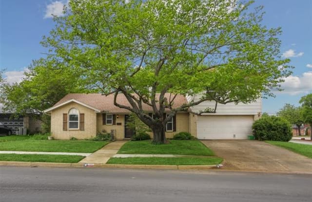 206 Sixpence Lane - 206 Sixpence Lane, Euless, TX 76039