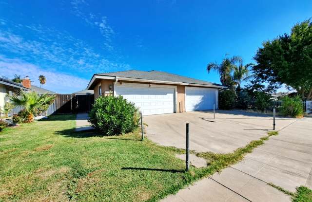 Spacious 3-Bedroom Home Steps from Addams Elementary with Easy 99 Freeway Access! photos photos