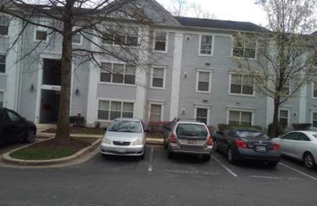 14203 WOOLEN OAK CT #6-31 Gallery 2