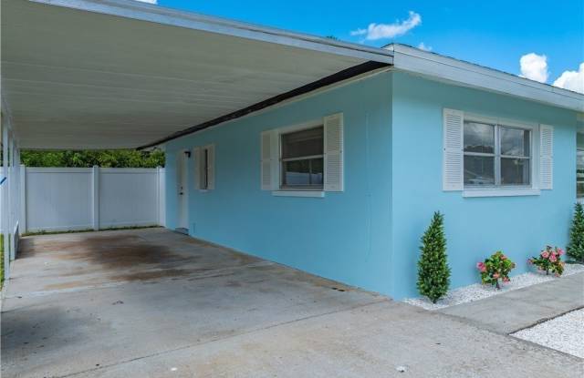 2201 Lotus Road Gallery 4