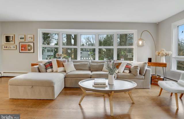 3710 LORCOM Lane Gallery 3