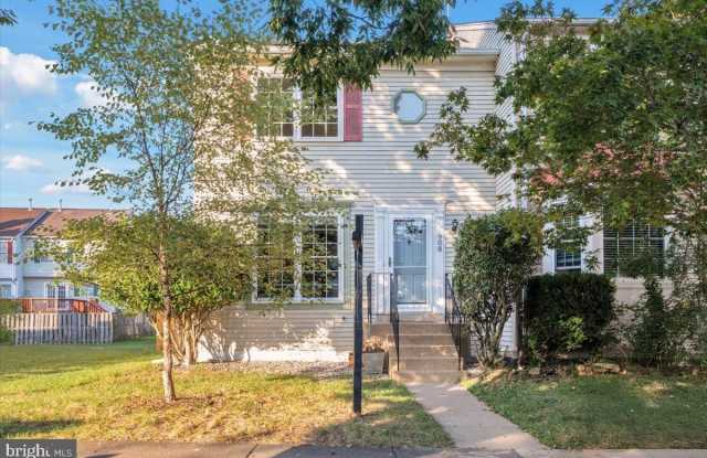 908 SMARTTS LANE NE photos photos