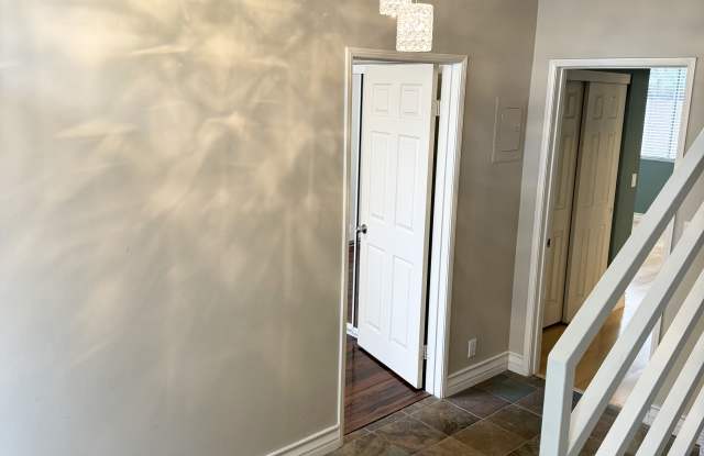 1749 12th Street - 1Unit B Gallery 4