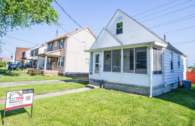 Very Cute Three Bedroom Home with Loft and Central Air! Gallery 3