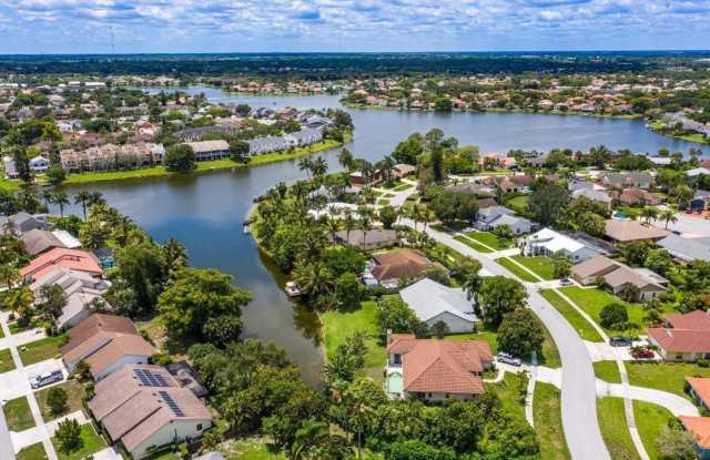 1369 Riverside Circle Gallery 2