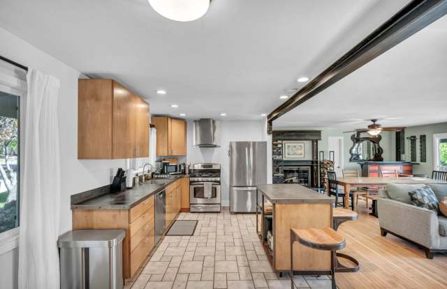 FULLY FURNISHED MODERN COUNTRY RETREAT WITH UTILITIES INCLUDED photos photos