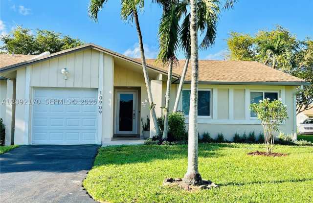 10909 SW 117th Pl Gallery 1