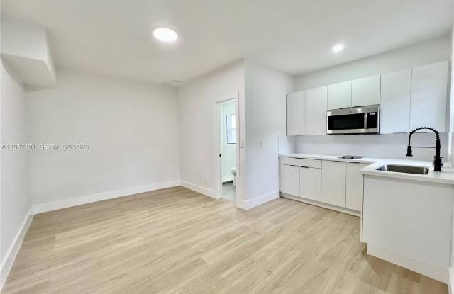 2480 NW 96th St photos photos