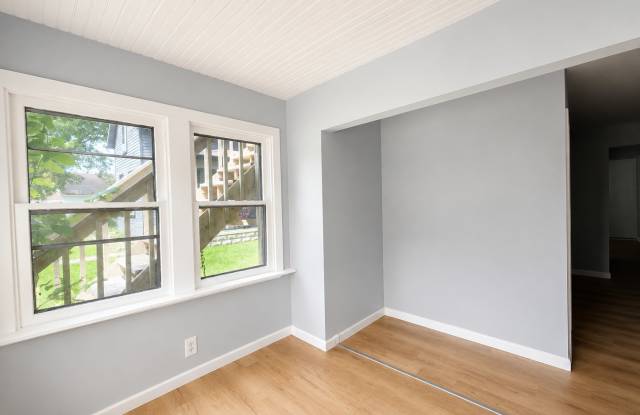 606-608 W North stUnit 608-1 Gallery 3
