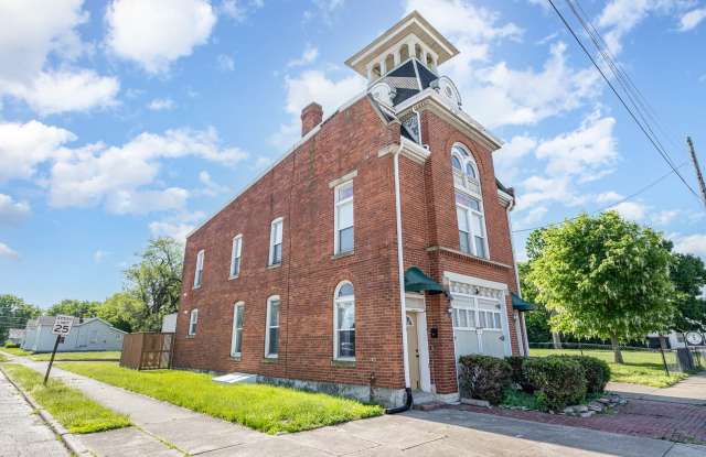 Funky Firehouse Renovated into Modern 2 BDR/1 Bath photos photos