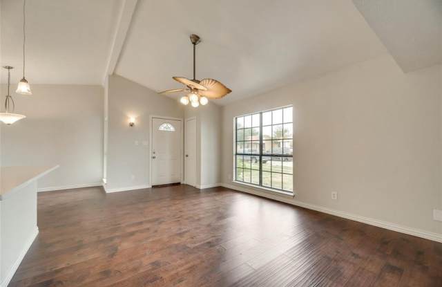 611 Stonehenge Drive Gallery 4