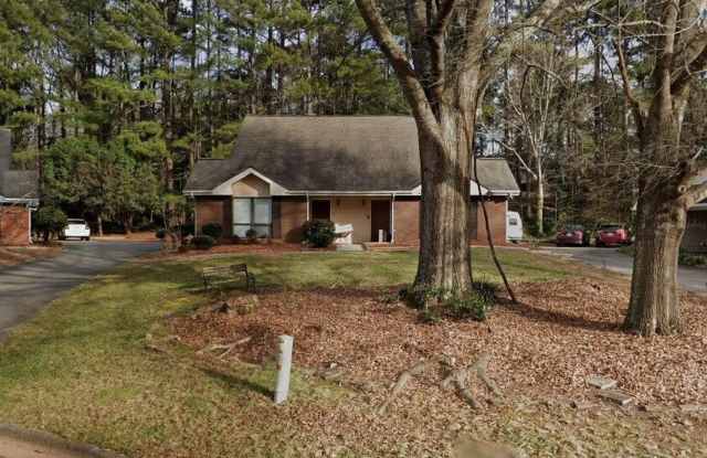 Room in 2 Bedroom Home at Plymouth Ln photos photos