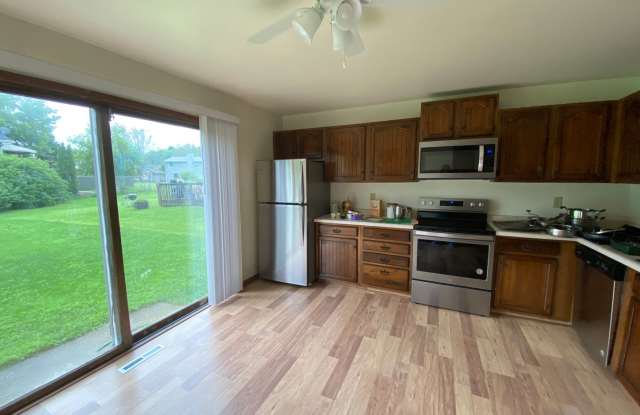 3 bedroom, 1.5 bath with eat-in kitchen, garage, and Yard photos photos