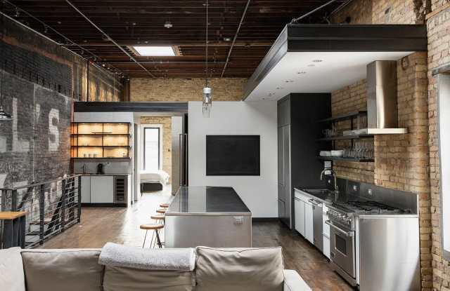 211 Washington Avenue N Gallery 1
