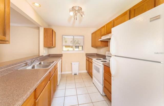 1968 TOUCAN WAY Gallery 2