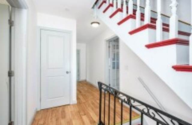Renovated 4BR with In-Unit Laundry Near Moody Street Gallery 4